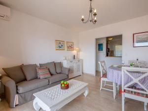 Apartment Les Pins Dorés-2 by Interhome