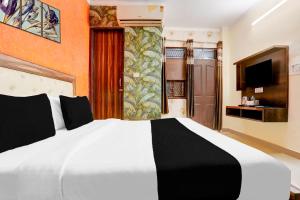 Super Hotel O Uttam Nagar Near Akash Hospital
