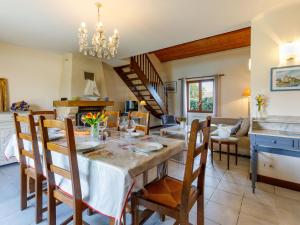 Maisons de vacances Holiday Home Le Predaire by Interhome : photos des chambres