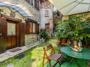 Apartment Alla Fontana by Interhome