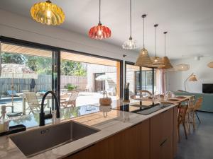 Maisons de vacances Holiday Home La Villa Agapanthes by Interhome : photos des chambres