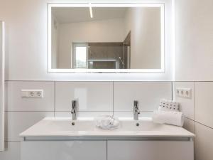 Apartment Bergblick Deluxe by Interhome