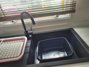 LUXURY CARAVAN 10 mins TO BEACH