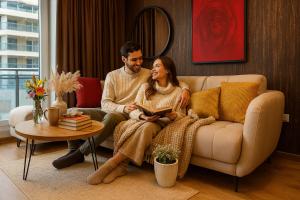 MoHost Wood - Bright Retreat with Private Balcony