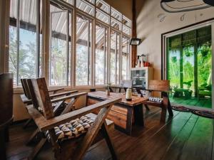 New Beachfront Villa Ko kut