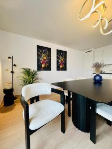 Grand Place View - 2bd - Exclusive Apartment