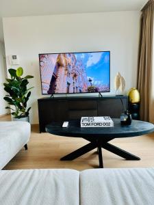 Grand Place View - 2bd - Exclusive Apartment