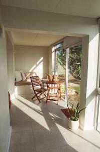 Charming Beach Club Retreat