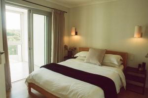 Charming Beach Club Retreat