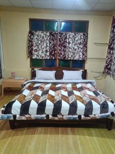 Casa Enjoyable Feast