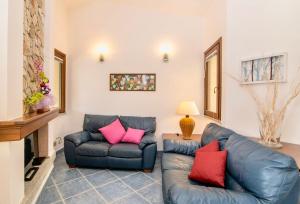 Iss - Villas with private pool just 400 meters from the sea