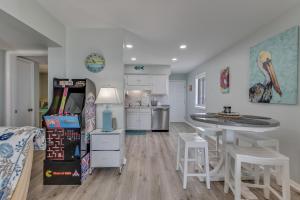 Boardwalk 301 by Carolina Beach Realty