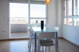 Global Vacacional, Apartamento de 3 habitaciones en urbanización cerca del mar