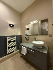 Hotels Hotel De Paris : photos des chambres