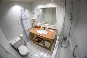 Hotels Le relais fleuri, Hotel et restaurant Logis - Avallon : Chambre Double