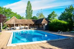 Le relais fleuri, Hôtel et restaurant Logis - Avallon - 索维尼勒布瓦