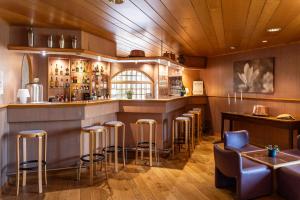 Hotels Le relais fleuri, Hotel et restaurant Logis - Avallon : photos des chambres