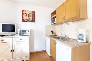 Appartements La Joue du Loup, appartement pour 4, balcon : photos des chambres