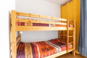 Appartements La Joue du Loup, appartement pour 4, balcon : photos des chambres