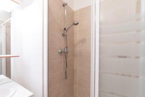 Appartements La Joue du Loup, appartement pour 4, balcon : photos des chambres