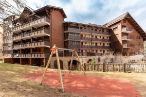 Appartements La Joue du Loup, appartement pour 4, balcon : photos des chambres