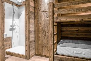 Villas JAMES TAMG24 - Stunning ski in ski out luxury chalet with indoor pool & cinema : photos des chambres