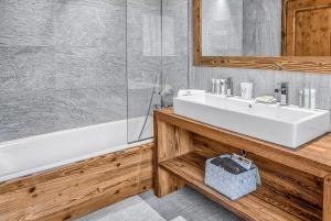 Villas JAMES TAMG24 - Stunning ski in ski out luxury chalet with indoor pool & cinema : photos des chambres