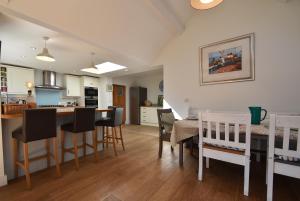 Corkwood - Coastal Retreat