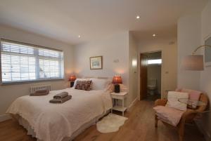 Corkwood - Coastal Retreat