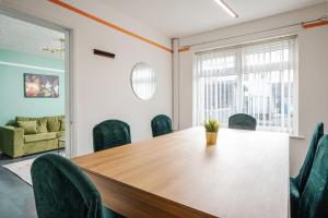 The Jade - Pool Table - Man Utd - City Centre - 4bd