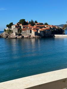 Beachfront Four Bedroom Apartment