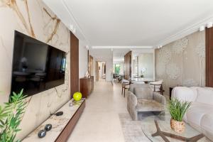 Luxueux Appartement avec Jardin Suspendu Vue Mer 10 min du Palais Cannes