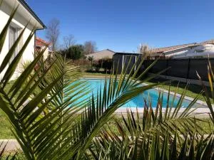 Maison de vacances avec piscine idéalement située - 卡尔康