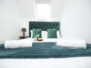 Palmers Place By N And N Stays, Great Location Close to Aztec West and Main Travel Routes, Perfect for Workers & Contractors ,Private Parking, Fast Wifi, Great disc for long stays available