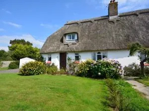 Thatched Cottage - Sleeps 6 & Countryside Views - Cattistock