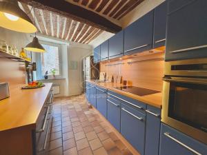 La Maison Bleue, au coeur du village de Callian