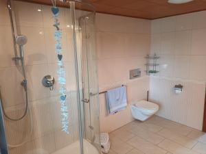 3 Zimmer 1OG 100qm Wintergarten Dachterrasse super Badezimmer