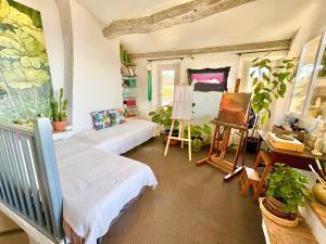 Maisons de vacances La Maison Bleue, au coeur du village de Callian : photos des chambres