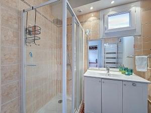 Maisons de vacances Les Volets Bleus-Charmante maison entierement equipee face a la mer pour 2 a 6 personnes : photos des chambres