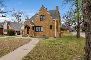 Bilbos Cottage 3 bed 2 and a half bath home in College Hill