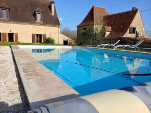 Maisons de vacances Les Collines d-Allas : Maison 3 Chambres