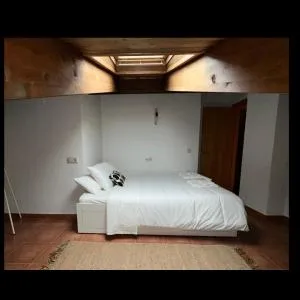 Cal Harry - A Mountainview Duplex in Pyreness - Setcases