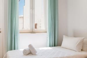 Anchor Yalos - Twin Bed Room 1