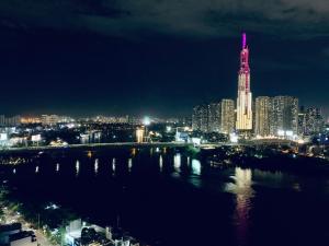 Cozy high floor studio with cool river view