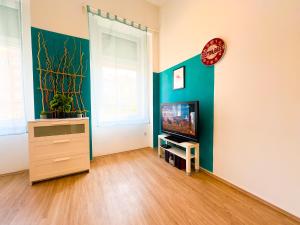 Spacious Buda Apartment Air Conditioning