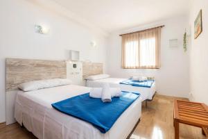 Sa Coromina & Sa Estany Apartments - 1 min to Beach and Restaurants