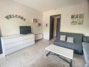 Antibes Cap dAmbre Studio avec terrasse au calme