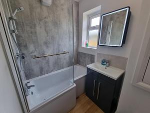 Headley House by Cliftonvalley Apartments