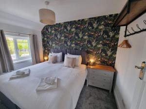 Headley House by Cliftonvalley Apartments