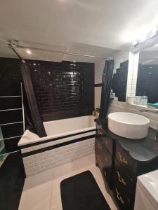 B&B / Chambres d'hotes Bienvenue a La Parenthese : photos des chambres
